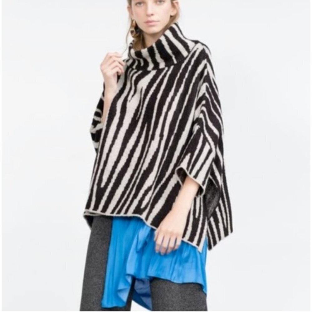 ZARA Knit Gray Black Zebra Short Sleeve Turtleneck Poncho Sweater Size Small